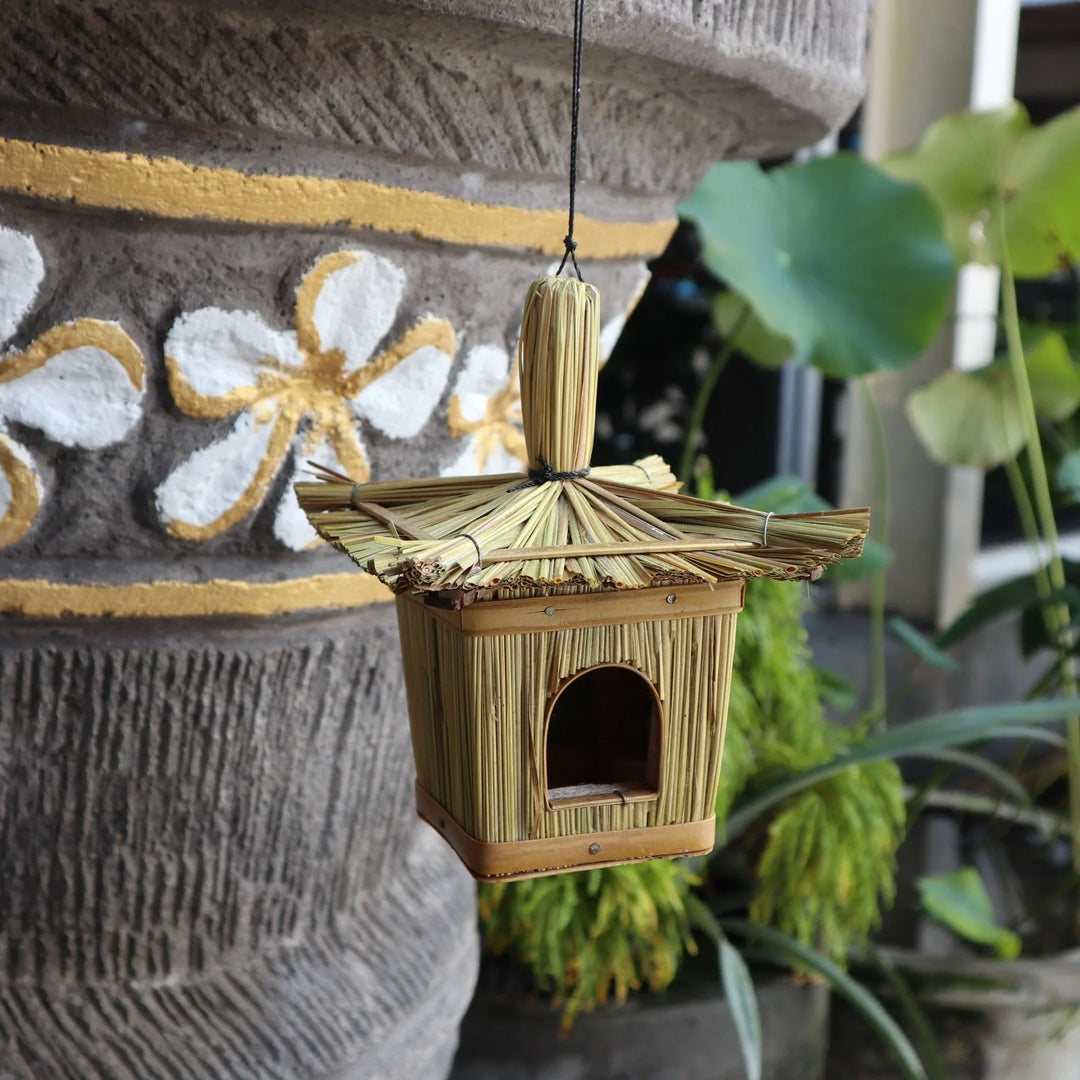 SQUARE SEAGRASS BIRD HOUSE