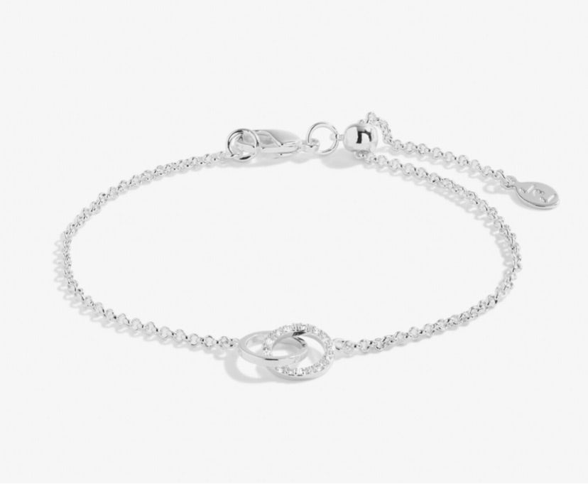 INFINITY LINKS CIRCLE BRACELET