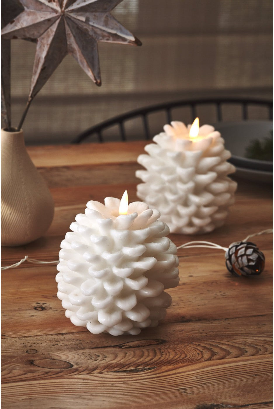 WHITE LED FLAME PINECONE CANDLE